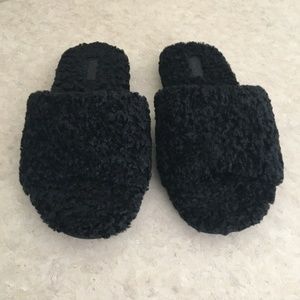 Vince Black Faux Shearling Slipper Slides Women's Size 9  *NEW*